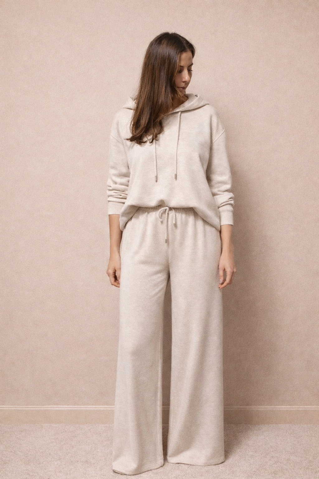 Tuta maglia color sabbia